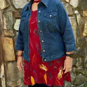 Women’s plus size 1XL dress, knee length.